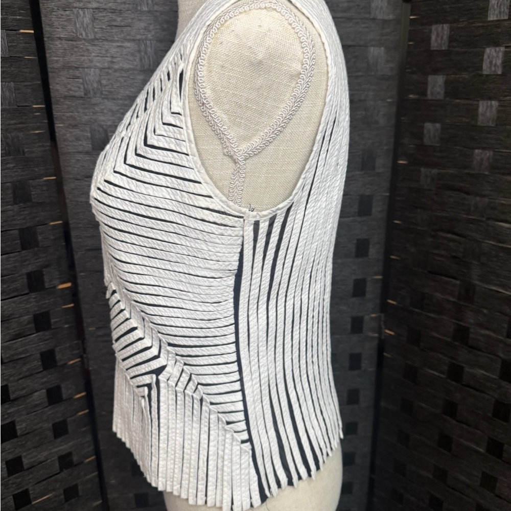 Obstinee Geometric Black and White Women's Top - Picture 3 of 4